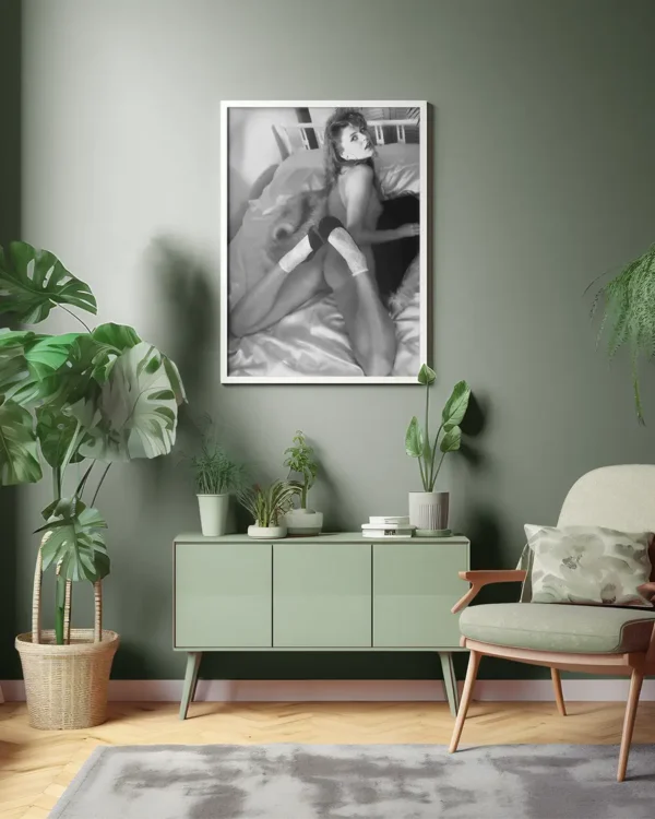 Nude in white socks - Svartvit poster - Ramexempel