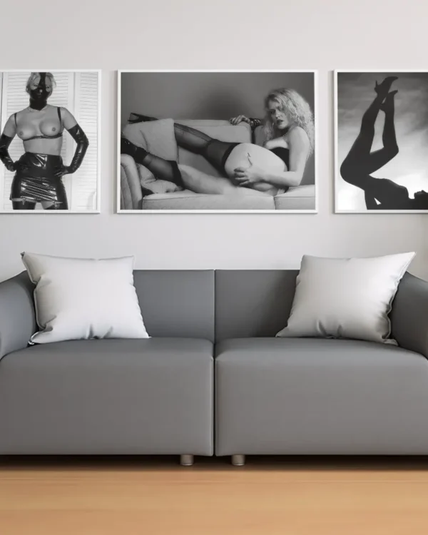 In The Mood - Svartvit poster - Fine Art Nude - Ramexempel